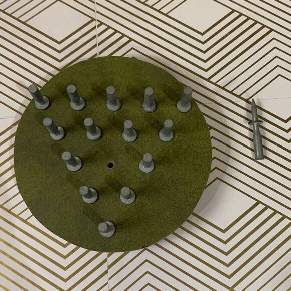 Vintage J A Company Tryco Pic‎ A Peg Game 4500 Ways to Solve Leave One Peg - Picture 1 of 2